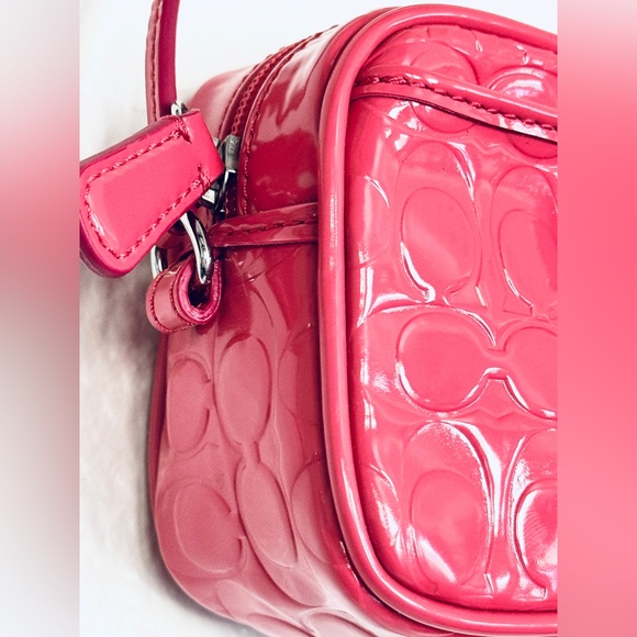 COACH Embossed Liquid Gloss East/West Multi Pouch, Coral Pink & Silver NWOT - Picture 3 of 12
